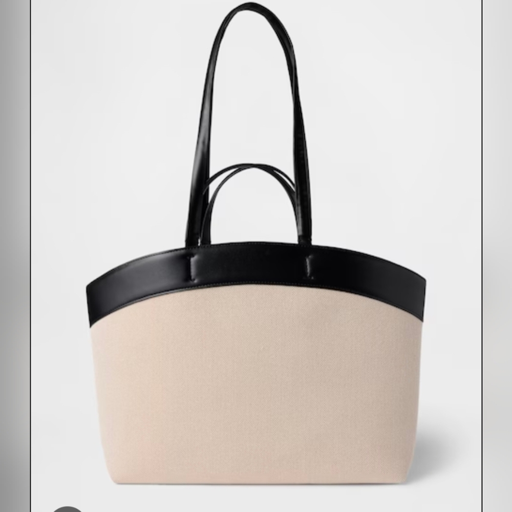 GAP Beige Canvas Tote with Black Trim